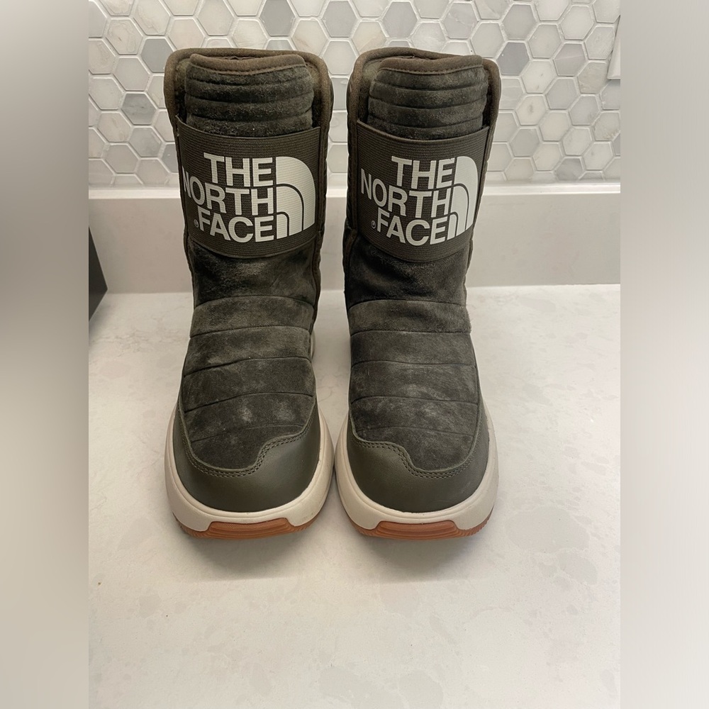 The North Face Green Winter Boots Women’s‎ size 6.5